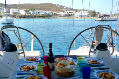 Pranzo con vista isole. Crociera Cicladi Dodecanesio